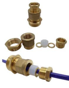 Küttekaabli sisestusnippel veetorusse küttekaabli soojenduskaabli paigaldus veetorusse läbiviik sisestamine